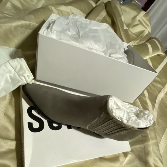 Schutz Jacqueline booties - Picture 2 of 13